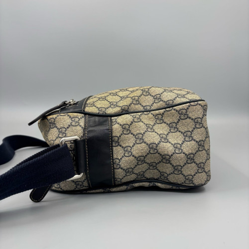 Gucci Messenger GG Supreme Monogram Beige Black