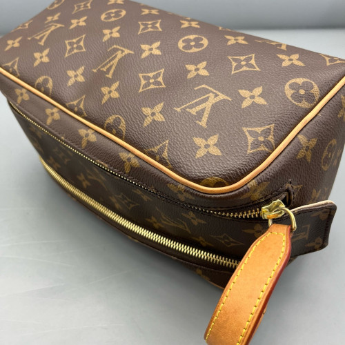 Louis Vuitton Dopp Kit Toilet Pouch Monogram Brown