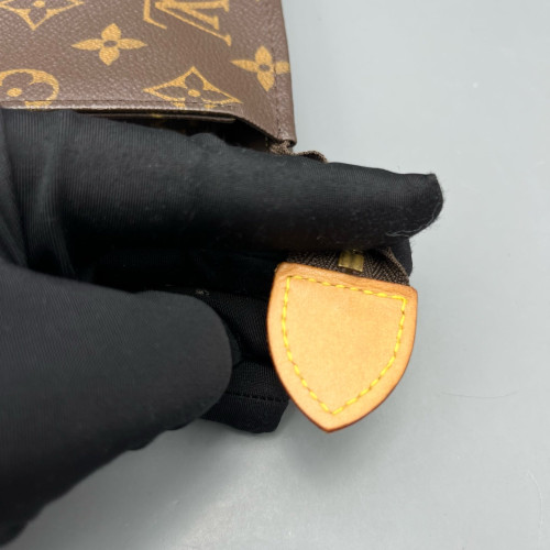 Louis Vuitton Toiletry Pouch 26 Monogram Brown