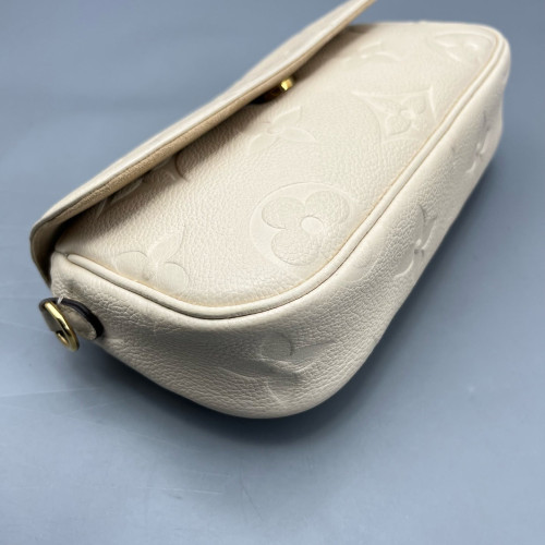 Louis Vuitton Ivy Wallet On Chain Monogram Empreinte White