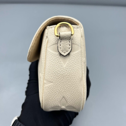 Louis Vuitton Ivy Wallet On Chain Monogram Empreinte White