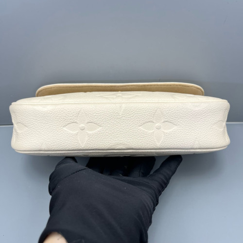 Louis Vuitton Ivy Wallet On Chain Monogram Empreinte White