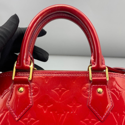 Louis Vuitton Alma PM Vernis Red
