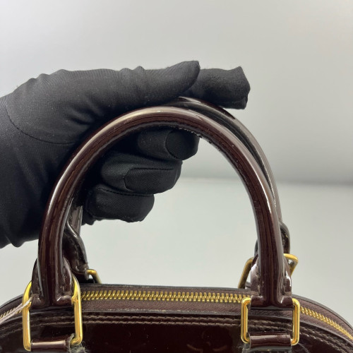 Louis Vuitton Alma BB Vernis Amarante