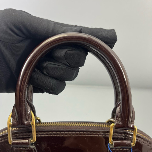 Louis Vuitton Alma BB Vernis Amarante