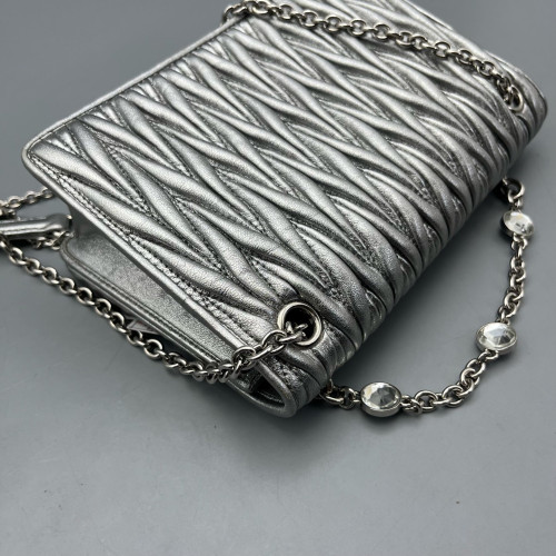 Miu Miu Wallet On Chain WOC Crumpled Lambskin Silver