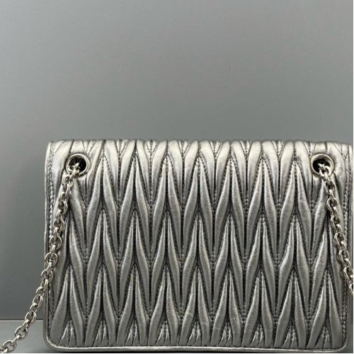 Miu Miu Wallet On Chain WOC Crumpled Lambskin Silver