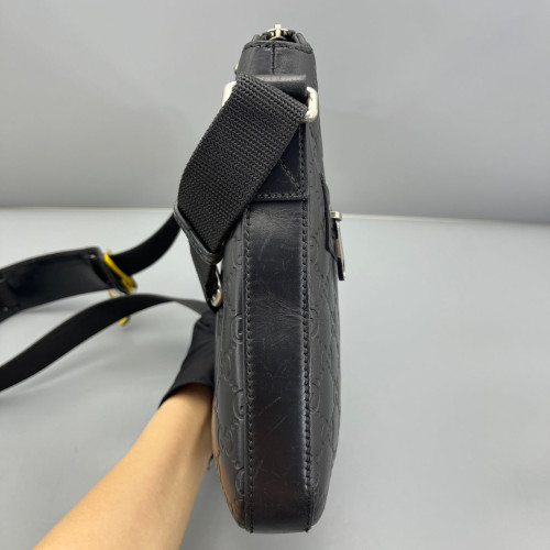 Gucci Messenger Guccissima Black