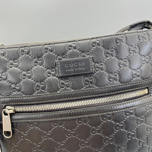 Gucci Messenger Guccissima Black