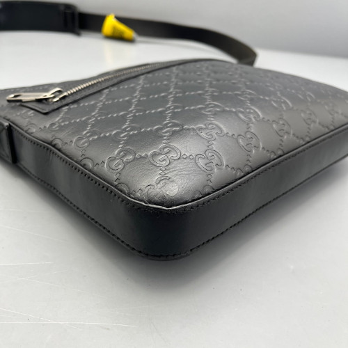 Gucci Messenger Guccissima Black