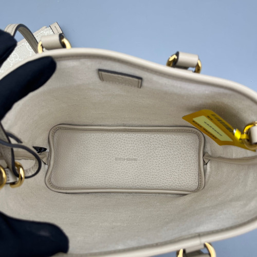 Gucci Tote Bag GG Supreme Monogram Beige Mystic White