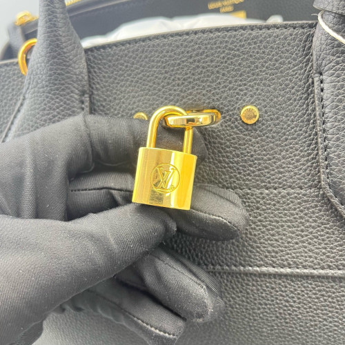 Louis Vuitton City Steamer MM Cuir Black