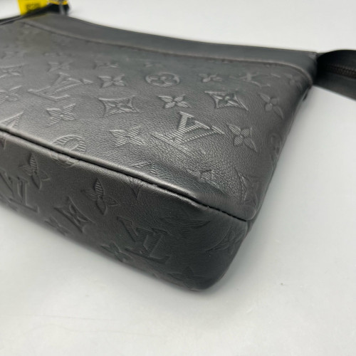 Louis Vuitton Clutch Monogram Shadow Black