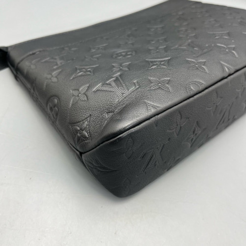 Louis Vuitton Clutch Monogram Shadow Black