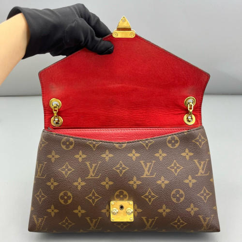Louis Vuitton Pallas Chain Monogram Brown