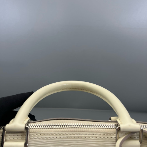 Louis Vuitton Alma GM Epi White