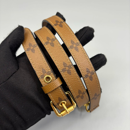 Louis Vuitton Pochette Metis Reverse Monogram Brown