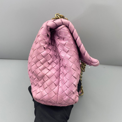 Bottega Veneta Medium Olimpia Shoulder Bag Lambskin Intrecciato Nappa Lilac Mauve Bottega Veneta Medium Olimpia Shoulder Bag Lambskin Intrecciato Nappa Lilac Mauve