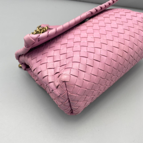 Bottega Veneta Medium Olimpia Shoulder Bag Lambskin Intrecciato Nappa Lilac Mauve Bottega Veneta Medium Olimpia Shoulder Bag Lambskin Intrecciato Nappa Lilac Mauve