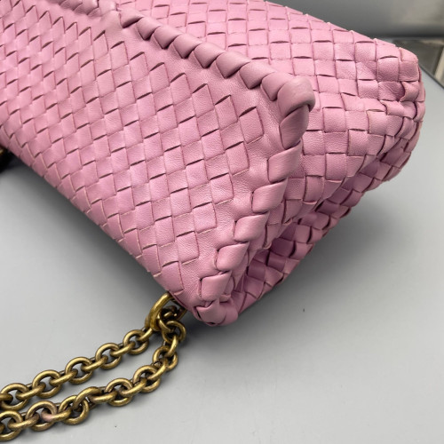 Bottega Veneta Medium Olimpia Shoulder Bag Lambskin Intrecciato Nappa Lilac Mauve Bottega Veneta Medium Olimpia Shoulder Bag Lambskin Intrecciato Nappa Lilac Mauve