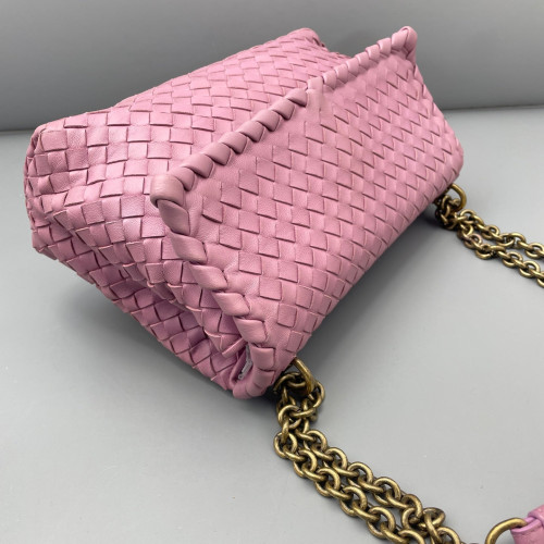 Bottega Veneta Medium Olimpia Shoulder Bag Lambskin Intrecciato Nappa Lilac Mauve Bottega Veneta Medium Olimpia Shoulder Bag Lambskin Intrecciato Nappa Lilac Mauve