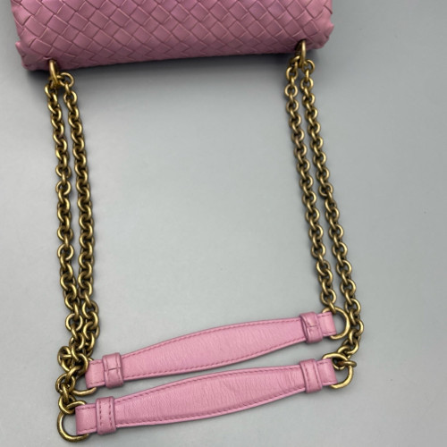 Bottega Veneta Medium Olimpia Shoulder Bag Lambskin Intrecciato Nappa Lilac Mauve Bottega Veneta Medium Olimpia Shoulder Bag Lambskin Intrecciato Nappa Lilac Mauve