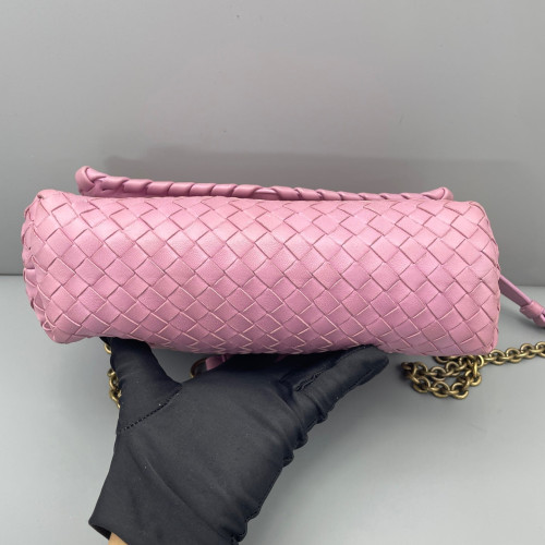 Bottega Veneta Medium Olimpia Shoulder Bag Lambskin Intrecciato Nappa Lilac Mauve Bottega Veneta Medium Olimpia Shoulder Bag Lambskin Intrecciato Nappa Lilac Mauve
