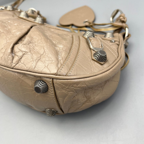 Balenciaga Le Cagole Small Arena Lambskin Natural Tan Balenciaga Le Cagole Small Arena Lambskin Natural Tan