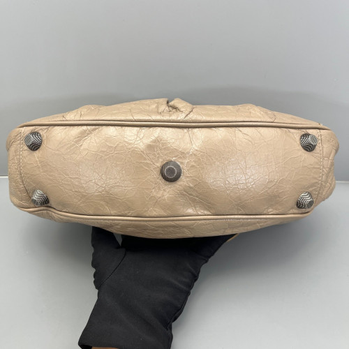 Balenciaga Le Cagole Small Arena Lambskin Natural Tan Balenciaga Le Cagole Small Arena Lambskin Natural Tan