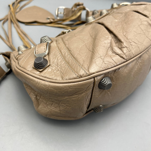 Balenciaga Le Cagole Small Arena Lambskin Natural Tan Balenciaga Le Cagole Small Arena Lambskin Natural Tan