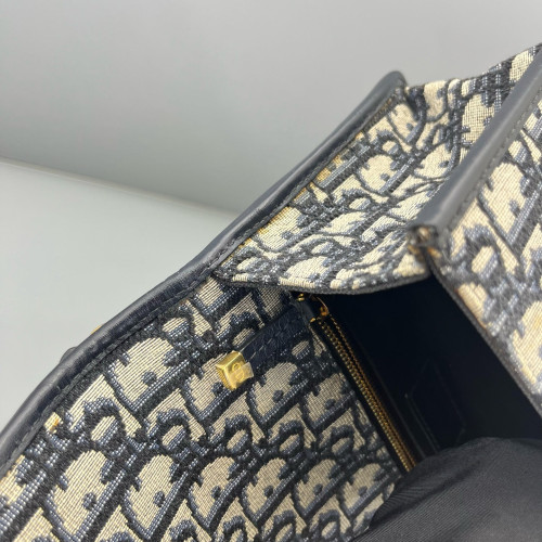 Dior 30 Montaigne Chain Flap Bag Oblique Beige Navy Black