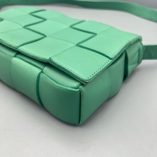 Bottega Veneta Classic Cassette Crossbody Bag Lambskin Intrecciato Nappa Green