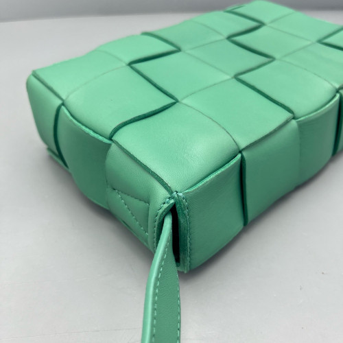Bottega Veneta Classic Cassette Crossbody Bag Lambskin Intrecciato Nappa Green
