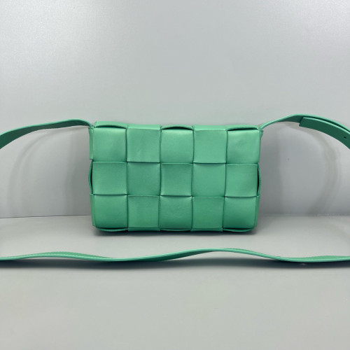Bottega Veneta Classic Cassette Crossbody Bag Lambskin Intrecciato Nappa Green