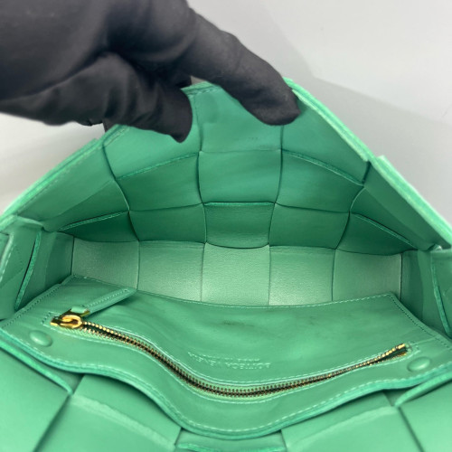 Bottega Veneta Classic Cassette Crossbody Bag Lambskin Intrecciato Nappa Green