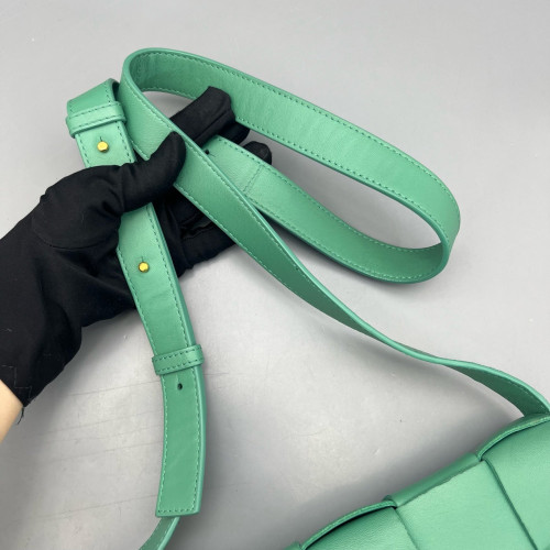 Bottega Veneta Classic Cassette Crossbody Bag Lambskin Intrecciato Nappa Green