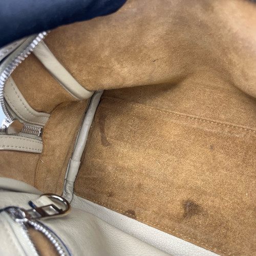 Loewe Amazona 23 Calfskin Beige