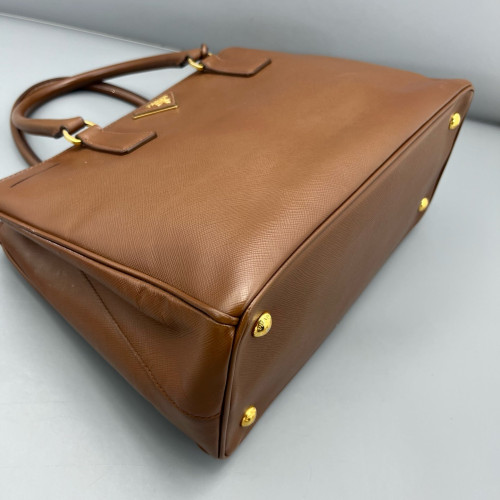 Prada Medium Galleria Double Zip Tote Saffiano Calfskin Brown Prada Medium Galleria Double Zip Tote Saffiano Calfskin Brown