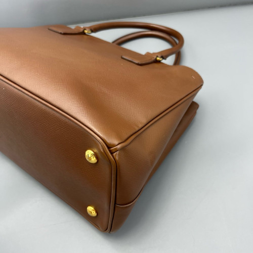Prada Medium Galleria Double Zip Tote Saffiano Calfskin Brown Prada Medium Galleria Double Zip Tote Saffiano Calfskin Brown