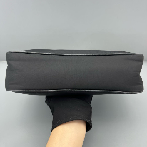 Prada Re-Edition 2005 Shoulder Bag Nylon Black