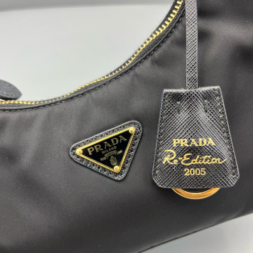 Prada Re-Edition 2005 Shoulder Bag Nylon Black