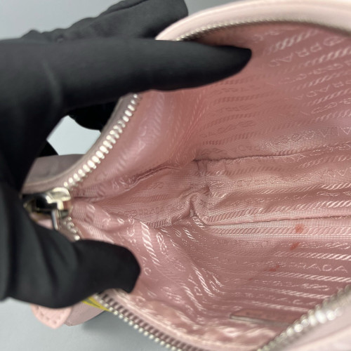 Prada Re-Edition 2005 Shoulder Bag Nylon Light Pink