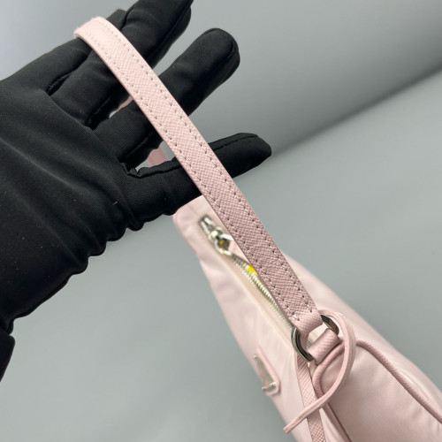 Prada Re-Edition 2005 Shoulder Bag Nylon Light Pink