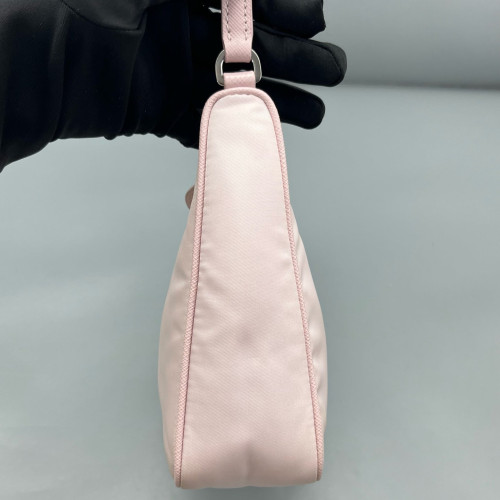 Prada Re-Edition 2005 Shoulder Bag Nylon Light Pink