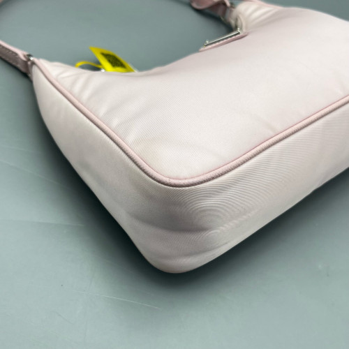 Prada Re-Edition 2005 Shoulder Bag Nylon Light Pink