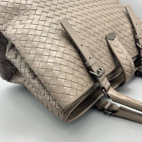 Bottega Veneta Large Roma Tote Bag Lambskin Intrecciato Nappa Grey