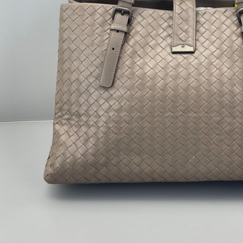 Bottega Veneta Large Roma Tote Bag Lambskin Intrecciato Nappa Grey