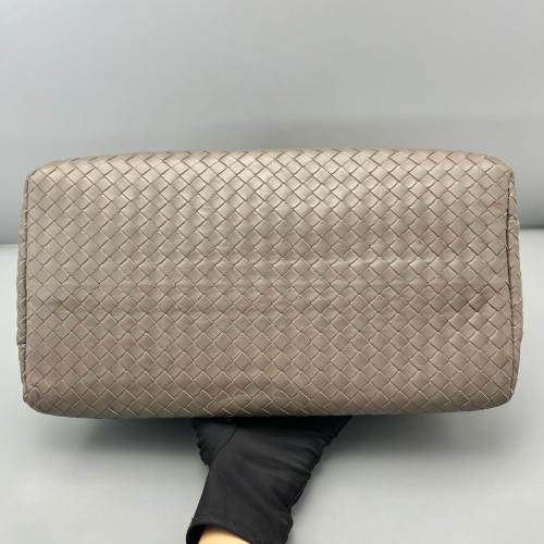 Bottega Veneta Large Roma Tote Bag Lambskin Intrecciato Nappa Grey