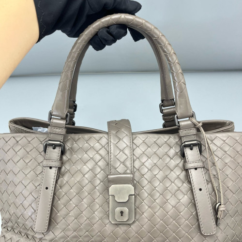 Bottega Veneta Large Roma Tote Bag Lambskin Intrecciato Nappa Grey