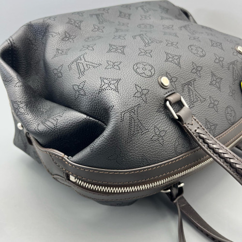 Louis Vuitton Handbag Mahina Black